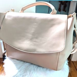 Classic, feminine day satchel bag